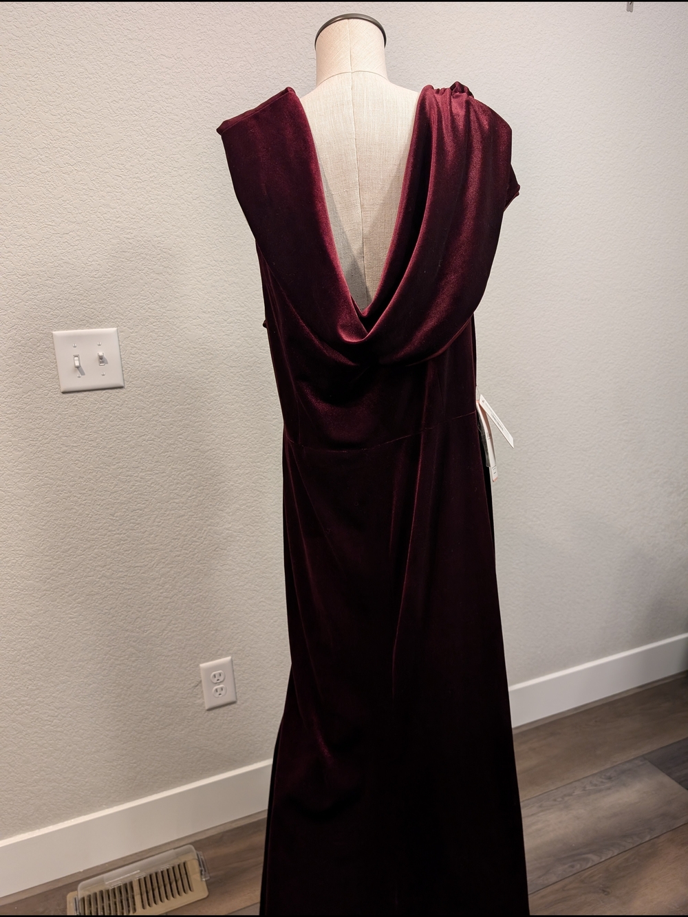 NWT Sz 20 JJ's House Velvet Evening Gown in Deep Wine - Picture 6 of 8
